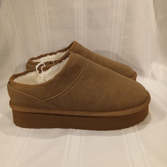 American Eagle NWT Tan Faux Suede Fleece Lined Platform Slippers Size 8 - Picture 8 of 8